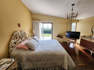 Foto 17 de Venta Casa de Amplio Jardín, Cerca a Parque. Rinconada del Lago
