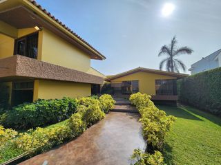 Foto 20 de Venta Casa de Amplio Jardín, Cerca a Parque. Rinconada del Lago