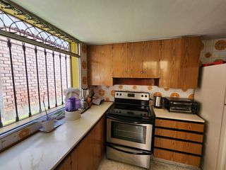 Foto 11 de Venta Casa de Amplio Jardín, Cerca a Parque. Rinconada del Lago