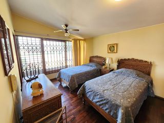 Foto 18 de Venta Casa de Amplio Jardín, Cerca a Parque. Rinconada del Lago