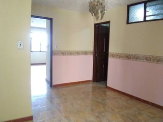 Foto 4 de Venta de casa comercial frente al exito panamericana