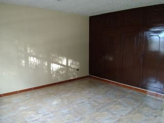 Foto 2 de Venta de casa comercial frente al exito panamericana