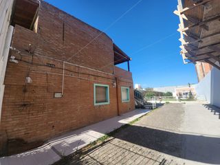 Foto 2 de Vendo importante propiedad en Puerto madryn Hostel  y local comercial .