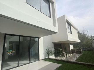 Casa moderna por estrenar en la Cerámica