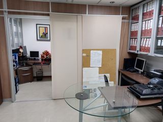 Foto 5 de Oficina amoblada de venta en el edificio Trade Building, 1 parqueo.