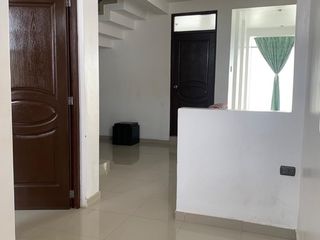Foto 3 de VENDO CASA DOS PISOS EN LA URB. MONTE BELLO - PIURA