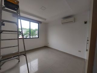 Foto 14 de Via la costa, Se renta linda casa 4 dormitorio con piscina