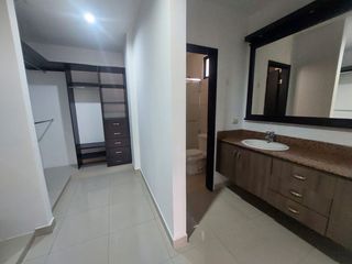 Foto 10 de Via la costa, Se renta linda casa 4 dormitorio con piscina