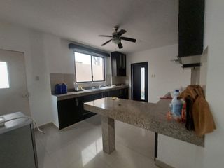 Foto 4 de Via la costa, Se renta linda casa 4 dormitorio con piscina