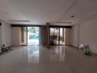 Foto 2 de Via la costa, Se renta linda casa 4 dormitorio con piscina