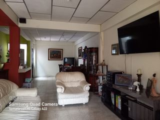 Foto 1 de VENTA DE ACOGEDORA CASA DE 2 PLANTAS EN CDLA MARTHADE ROLDOS