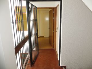 DPTO EN LA AURORA (MIRAFLORES): 2 HABIT, 1.5 BAÑOS, C/B SERV, 1 COCHERA $ 850