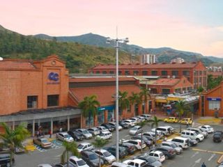 Foto 1 de ALQUILO OFICINA EN CENTRO COMERCIAL CHIPICHAPE