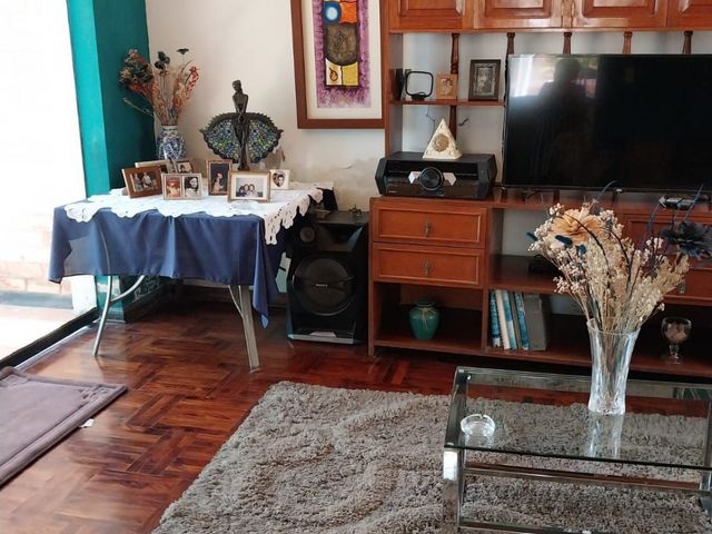 SURCO VALLE HERMOSO VENDO CASA A PRECIO DE TERRENO.