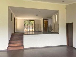Foto 9 de Elegante villa en venta con 3.500m2 de terreno exclusivo sector, Challuabamba Alto.