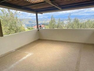 Foto 21 de Elegante villa en venta con 3.500m2 de terreno exclusivo sector, Challuabamba Alto.
