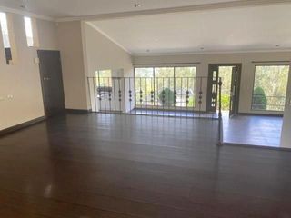 Foto 10 de Elegante villa en venta con 3.500m2 de terreno exclusivo sector, Challuabamba Alto.