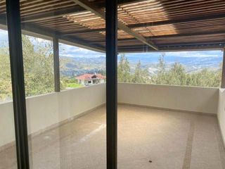 Foto 20 de Elegante villa en venta con 3.500m2 de terreno exclusivo sector, Challuabamba Alto.
