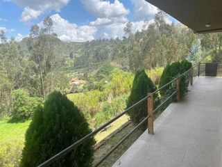 Foto 24 de Elegante villa en venta con 3.500m2 de terreno exclusivo sector, Challuabamba Alto.