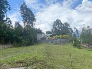Foto 23 de Elegante villa en venta con 3.500m2 de terreno exclusivo sector, Challuabamba Alto.