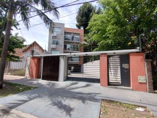 Venta - Morón - Departamento 2 Amb con patio y cochera