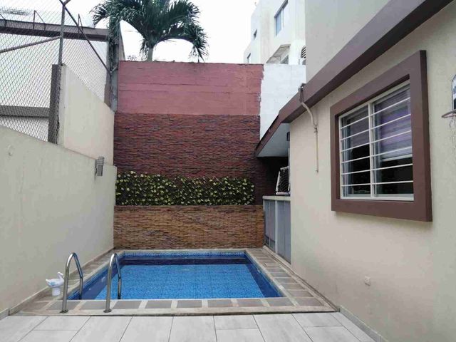 VENTA DEPARTAMENTO PLANTA BAJA CON PISCINA EN VENTA SECTOR CEIBOS