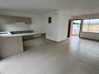 Foto 6 de casa de alquiler en manta zona norte