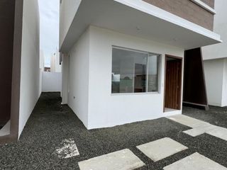 Foto 3 de casa de alquiler en manta zona norte