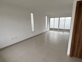 Foto 7 de casa de alquiler en manta zona norte
