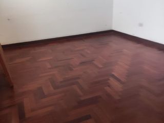 VENDO  OCASIÓN CASA DE 2 PISOS  AT 160 M2 EN CONDOMIONIO CERRADO EN LA CALLE LOS NARDOS EN LA  CUADRA 1 EN EL DISTRITO DE SAN MIGUEL