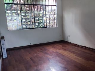 VENDO  OCASIÓN CASA DE 2 PISOS  AT 160 M2 EN CONDOMIONIO CERRADO EN LA CALLE LOS NARDOS EN LA  CUADRA 1 EN EL DISTRITO DE SAN MIGUEL