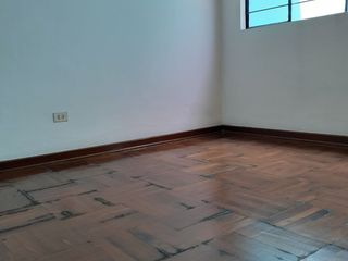 Foto 19 de Vendo Departamento amplio en primer piso + cochera carport