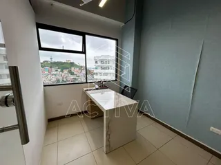 Oficina de Oportunidad en Venta, Edificio Emporium, Sector Puerto Santa Ana