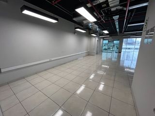Foto 3 de ALQUILO MODERNA OFICINA EN AV BENAVIDES, MIRAFLORES
