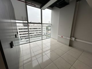 Foto 6 de ALQUILO MODERNA OFICINA EN AV BENAVIDES, MIRAFLORES