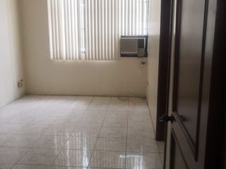 Foto 2 de Kennedy Norte Alquiler de grande casa de dos areas con uso de suelo comercial - excelente ubicación (J Luna)