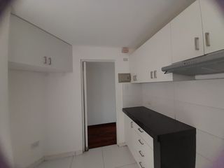 ALQUILO DEPARTAMENTO EN AV. BENAVIDES EN PRIMER PISO DE 3 DORMITORIOS. SURCO