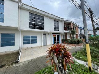 Foto 1 de Casa comercial en renta - Fundadores