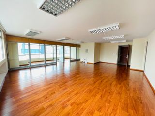 Venta Oficina en Iñaquito, La Orellana, La Carolina, Plaza Argentina, Norte de Quito