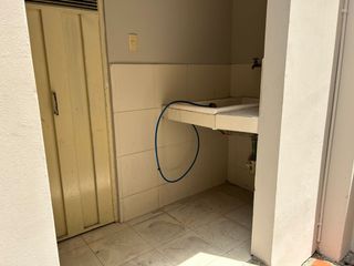 Venta de hermosa casa en Los Parques,  sector de Los Ceibos