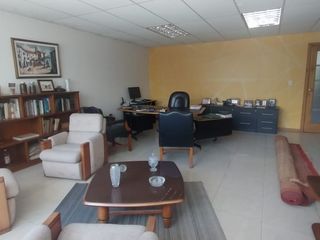 Foto 19 de Alquiler de Oficina en el sector Santa Lucia de 480 Metros, Norte de Quito