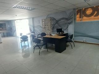 Alquiler de Oficina en el sector Santa Lucia de 480 Metros, Norte de Quito