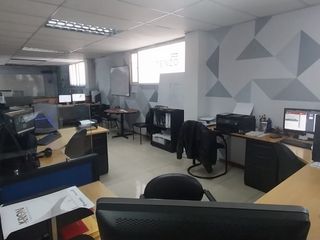 Foto 12 de Alquiler de Oficina en el sector Santa Lucia de 480 Metros, Norte de Quito