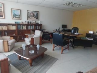 Foto 21 de Alquiler de Oficina en el sector Santa Lucia de 480 Metros, Norte de Quito