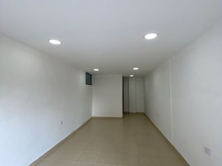 Foto 7 de ARRIENDO  LOCAL COMERCIAL BARRIO LA SALLE cra 28 con 66 frente a city center
