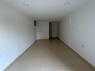 Foto 9 de ARRIENDO  LOCAL COMERCIAL BARRIO LA SALLE cra 28 con 66 frente a city center