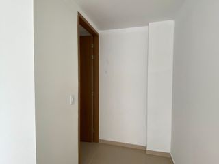Foto 4 de ARRIENDO  LOCAL COMERCIAL BARRIO LA SALLE cra 28 con 66 frente a city center