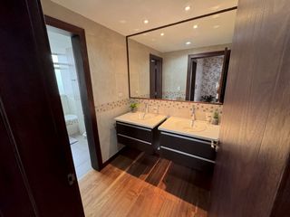 Foto 12 de EN VENTA LUJOSO DEPARTAMENTO GRANDE Y CENTRICO, CON 3 HABITACIONES Y 2 TERRAZAS PRIVADAS, CUENCA, ECUADOR.