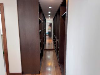 Foto 18 de EN VENTA LUJOSO DEPARTAMENTO GRANDE Y CENTRICO, CON 3 HABITACIONES Y 2 TERRAZAS PRIVADAS, CUENCA, ECUADOR.