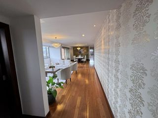 Foto 3 de EN VENTA LUJOSO DEPARTAMENTO GRANDE Y CENTRICO, CON 3 HABITACIONES Y 2 TERRAZAS PRIVADAS, CUENCA, ECUADOR.